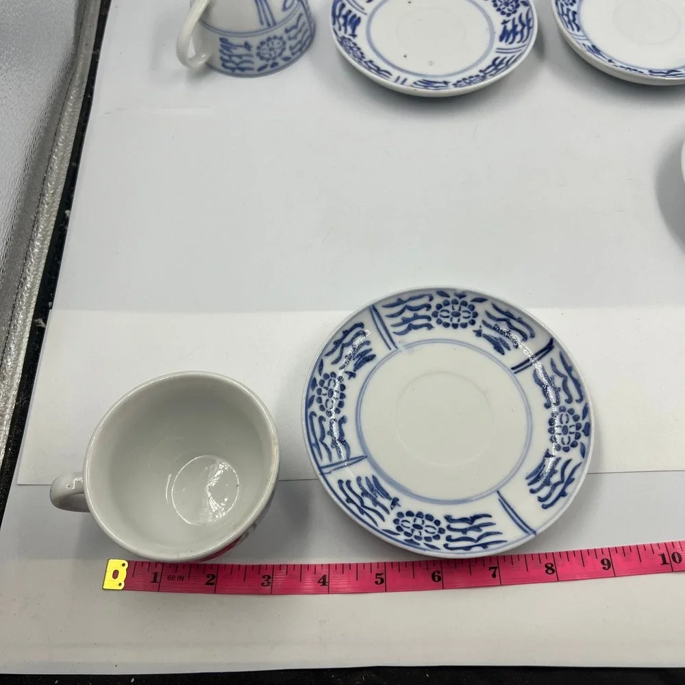 Vtg Blue and White Chinese Porcelain Teacups and Saucers Set of 4 Made in China